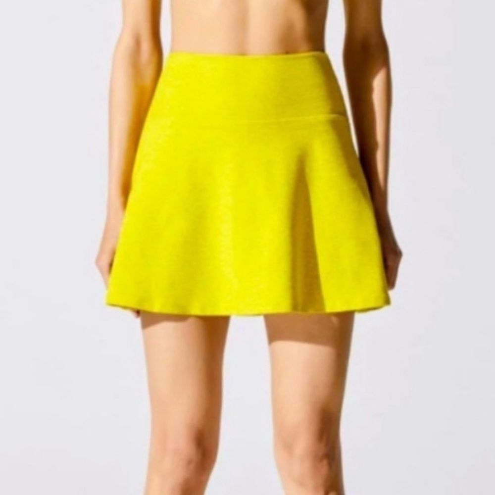 Beyond Yoga Space Dye Tie Breaker Tennis Skirt M | Lemon Yellow Athletic
